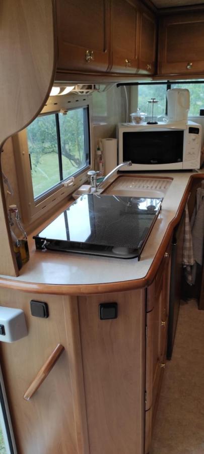 Charmant Camping-Car A La Campagne Labessiere-Candeil Экстерьер фото
